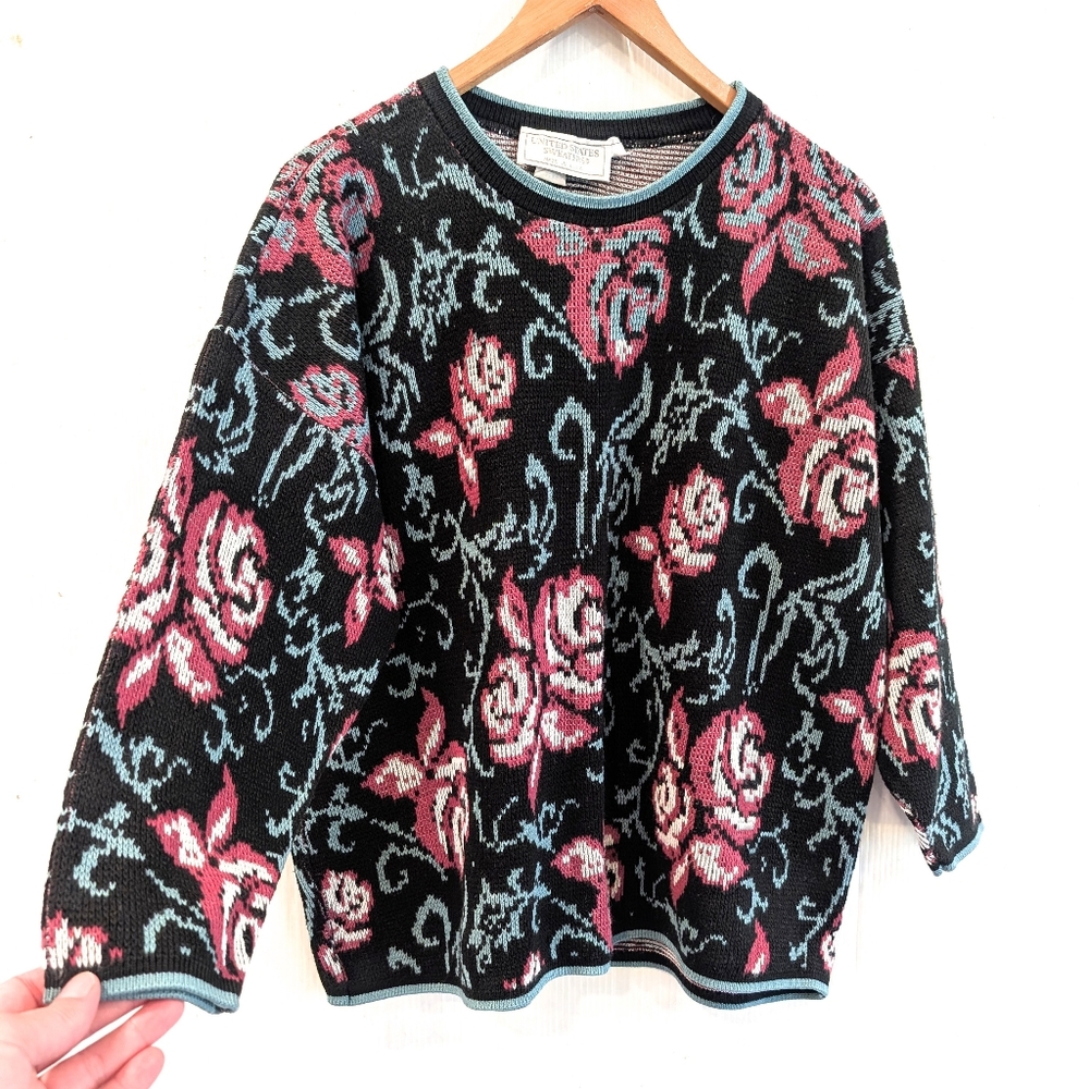 VINTAGE Black and Pink Floral Knit Crewneck Sweater Size Large